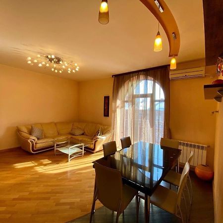 City Center Cute Flat 3 Rooms Erivan Exterior foto