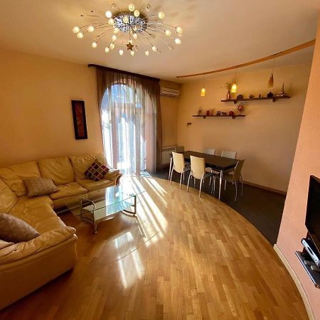 City Center Cute Flat 3 Rooms Erivan Exterior foto