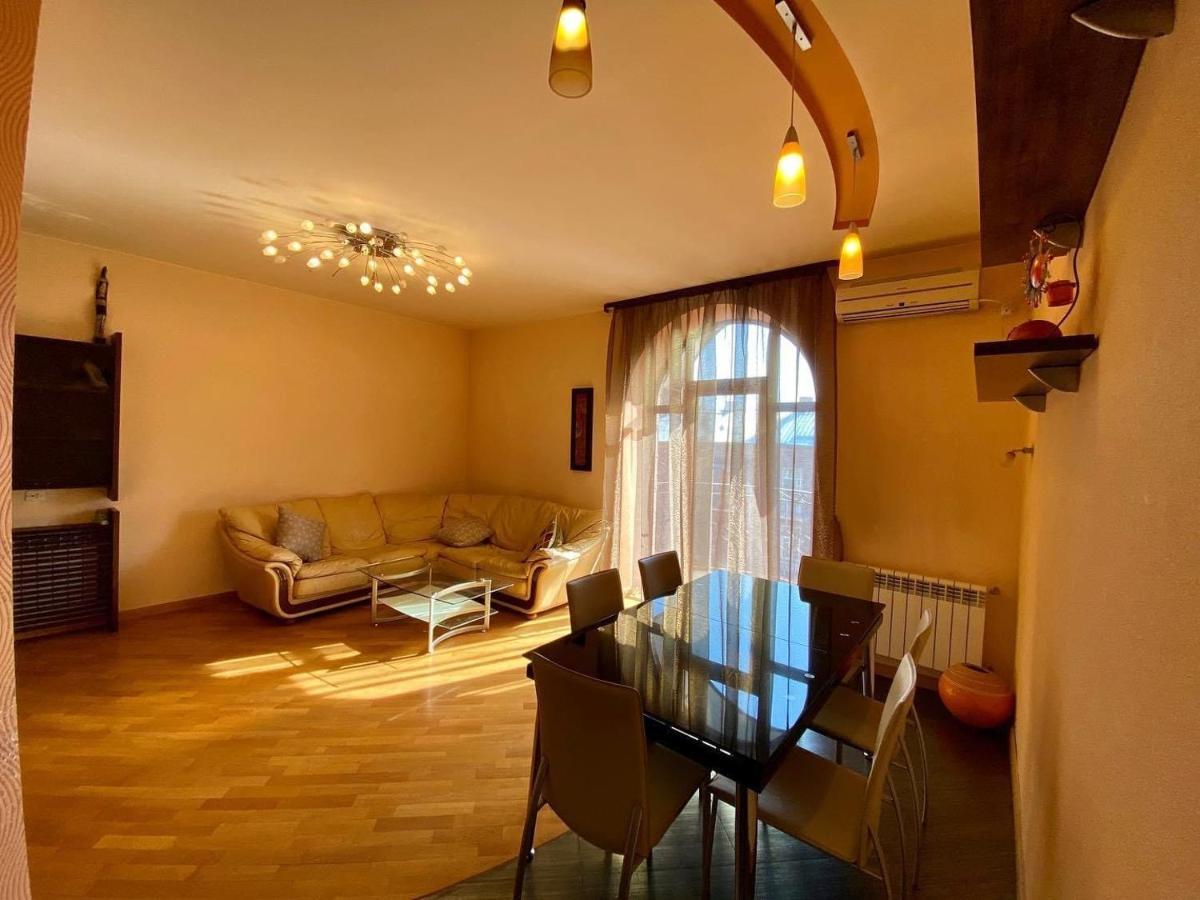 City Center Cute Flat 3 Rooms Erivan Exterior foto